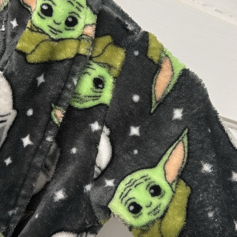 Kid’s Baby Yoda Robe Size 4/5 - Picture 4 of 5